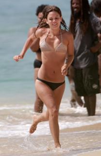 Rachel Bilson feet photo thumbnail