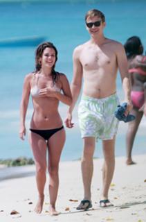 Rachel Bilson feet photo thumbnail