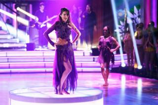 Selena Gomez feet photo thumbnail