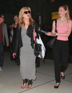 Ashley Roberts feet photo thumbnail