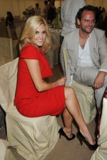Ashley Roberts feet photo thumbnail