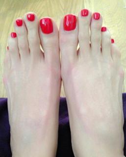 Jelena Karleusa feet photo thumbnail