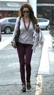 Brooke Burke feet photo thumbnail