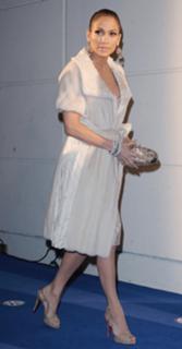 Jennifer Lopez feet photo thumbnail