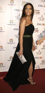 Jennifer Lopez feet photo thumbnail