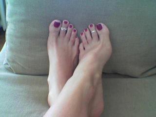 Pinar Altug feet photo thumbnail