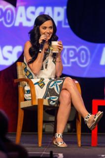 Katy Perry feet photo thumbnail