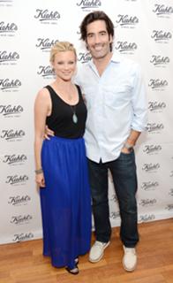 Amy Smart feet photo thumbnail