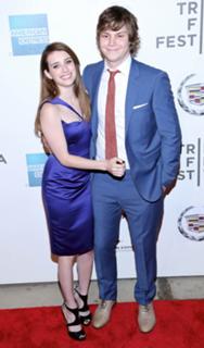 Emma Roberts feet photo thumbnail