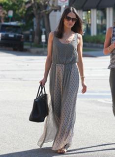 Jordana Brewster feet photo thumbnail