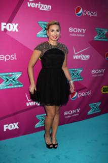 Demi Lovato feet photo thumbnail