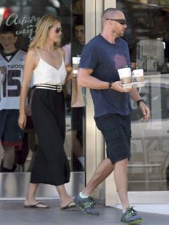 Heidi Klum feet photo thumbnail
