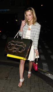 Helen Flanagan feet photo thumbnail