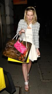 Helen Flanagan feet photo thumbnail