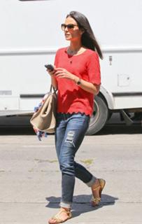 Jordana Brewster feet photo thumbnail