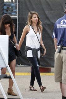 Jessica Alba feet photo thumbnail