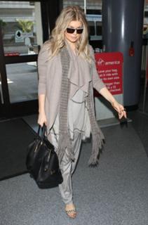 Fergie feet photo thumbnail