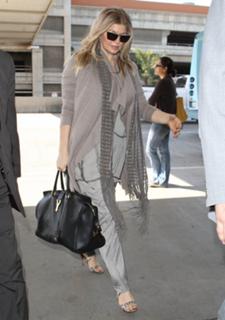 Fergie feet photo thumbnail