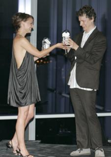 Natalie Portman feet photo thumbnail