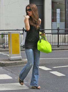 Kate Beckinsale feet photo thumbnail