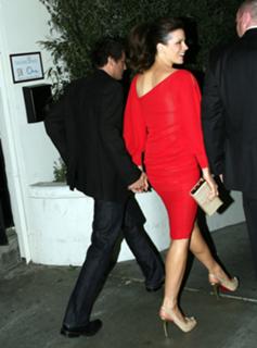Kate Beckinsale feet photo thumbnail