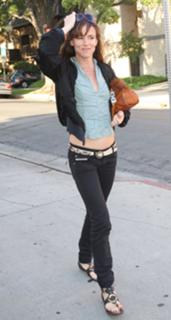 Juliette Lewis feet photo thumbnail