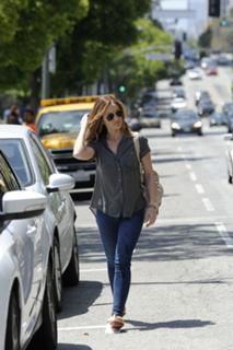 Minka Kelly feet photo thumbnail