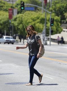 Minka Kelly feet photo thumbnail