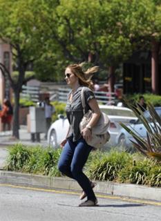 Minka Kelly feet photo thumbnail