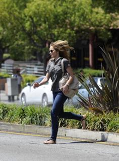 Minka Kelly feet photo thumbnail