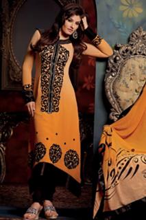 Raveena Tandon feet photo thumbnail