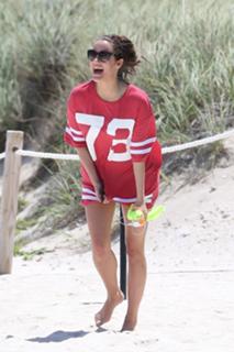 Caroline Flack feet photo thumbnail