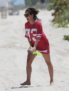 Caroline Flack feet photo thumbnail