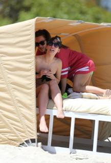 Caroline Flack feet photo thumbnail