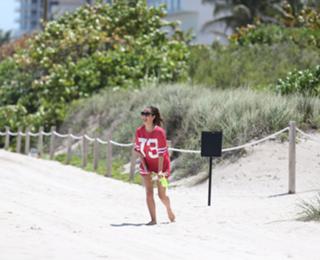 Caroline Flack feet photo thumbnail