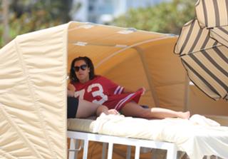 Caroline Flack feet photo thumbnail