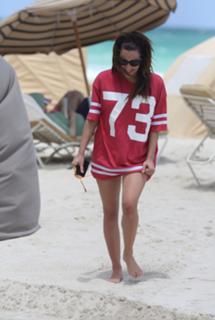 Caroline Flack feet photo thumbnail