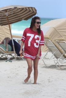 Caroline Flack feet photo thumbnail