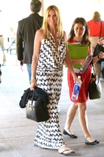 Heidi Klum feet photo thumbnail