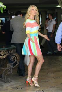 Christie Brinkley feet photo thumbnail