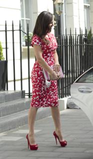 Kelly Brook feet photo thumbnail