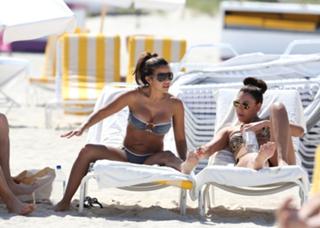 Vida Guerra feet photo thumbnail