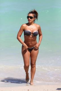 Vida Guerra feet photo thumbnail
