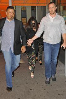 Selena Gomez feet photo thumbnail