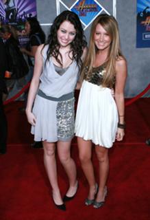 Ashley Tisdale feet photo thumbnail