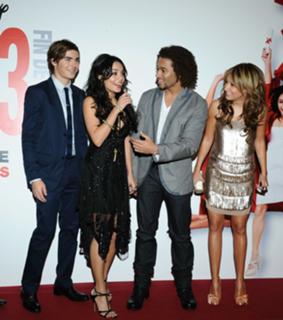 Ashley Tisdale feet photo thumbnail