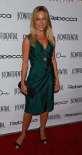 Julie Benz feet photo thumbnail