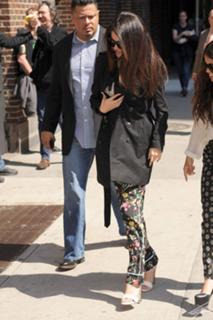 Selena Gomez feet photo thumbnail