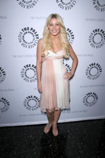 Julianne Hough feet photo thumbnail