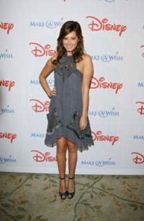 Ashley Tisdale feet photo thumbnail